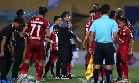 TPHCM chia tay HLV Chung Hae Seong, ve vãn Kiatisak